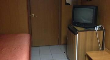 Фото номера Стандартный трехместный номер Гостиница Vash Dom г. Мурманск 5